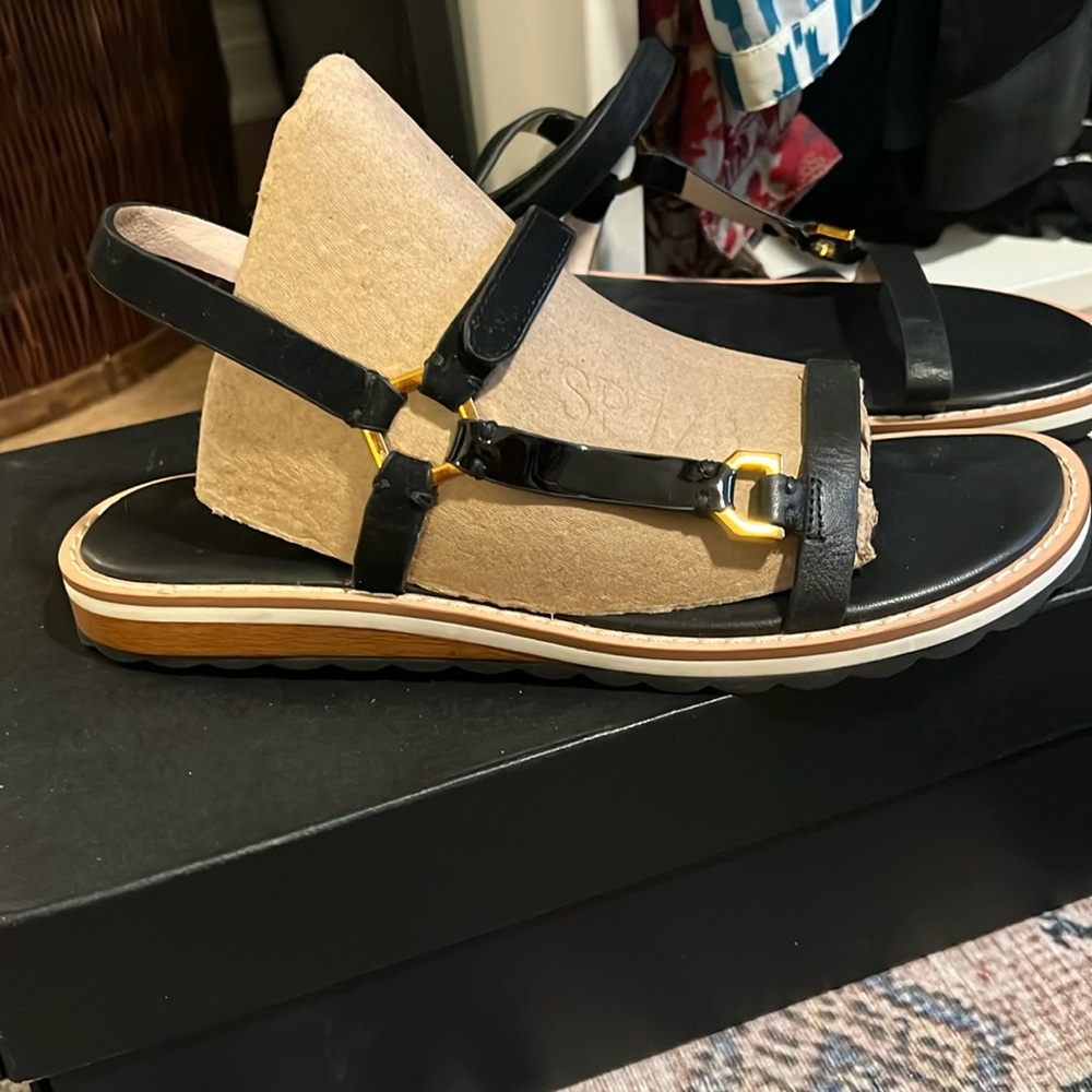 Black sandal